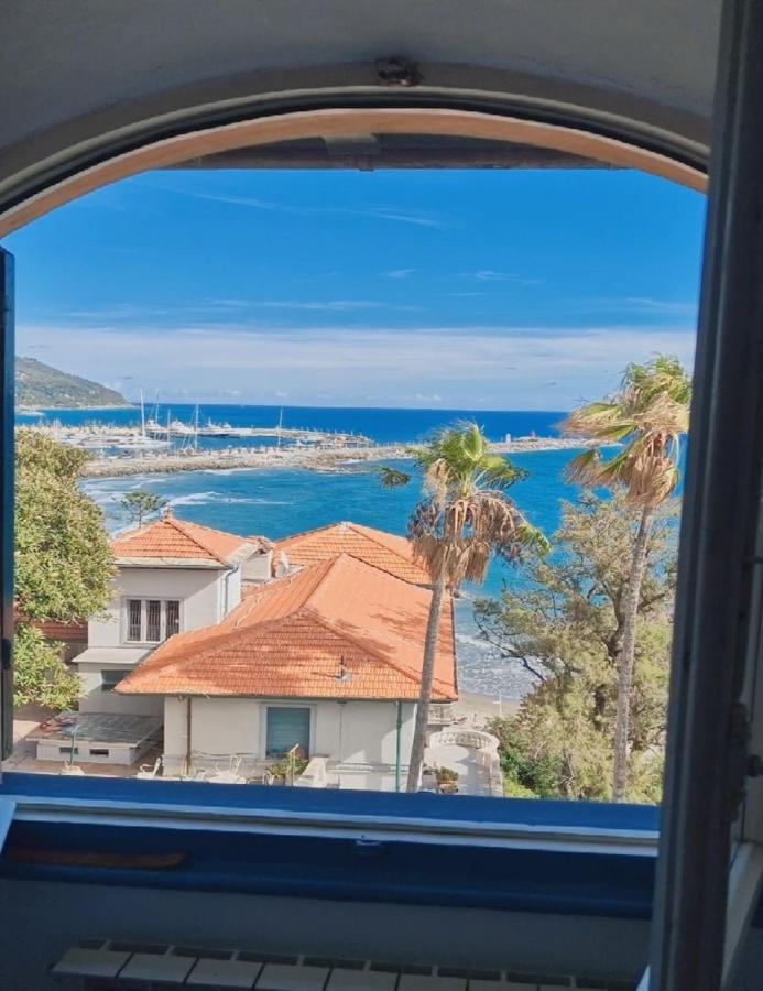 The Shell - New Interior Look But Same Old Charme 200Mt From The Sea With Garden And Parking Nearby Apartment Imperia Exterior photo