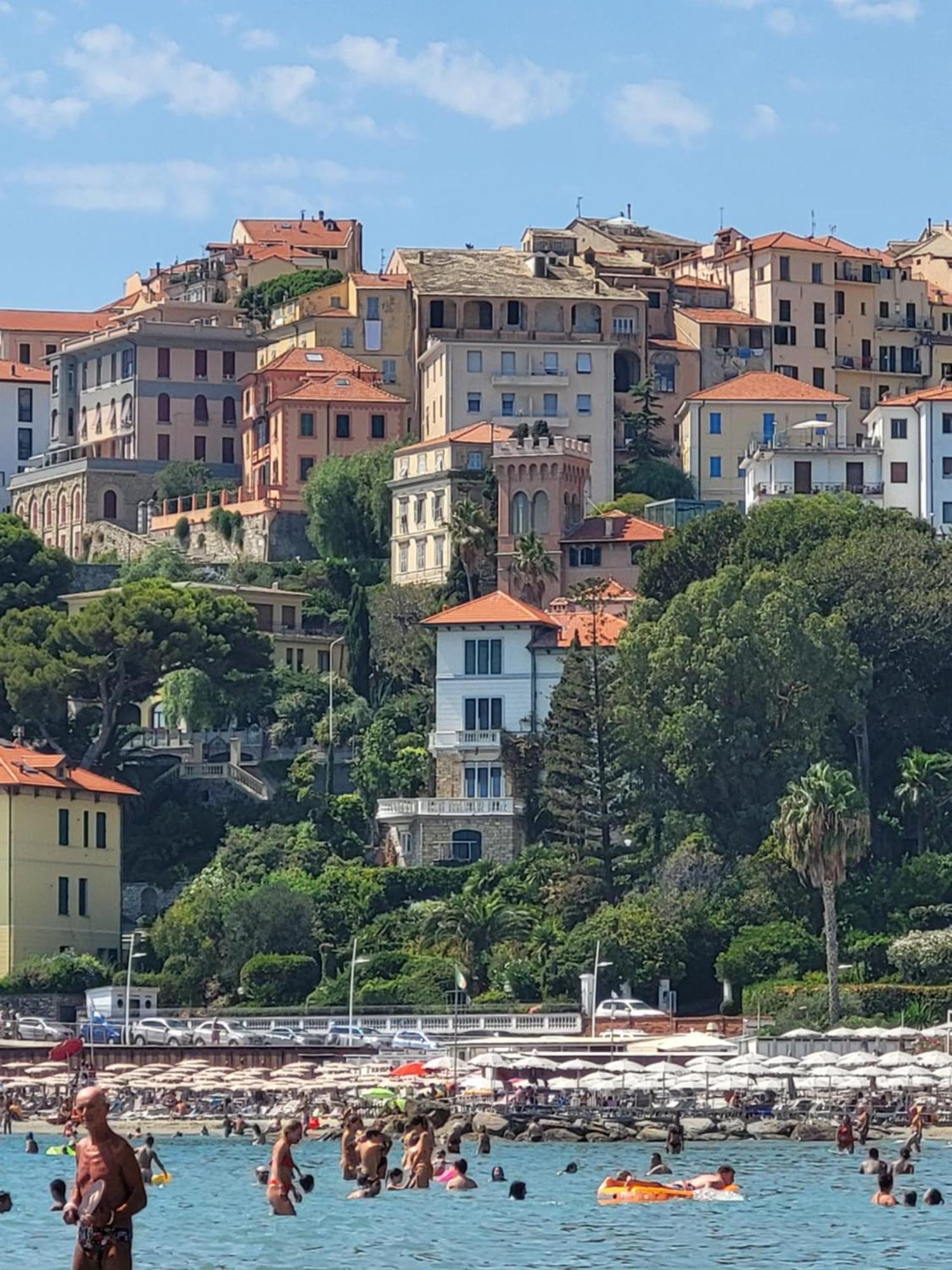 The Shell - New Interior Look But Same Old Charme 200Mt From The Sea With Garden And Parking Nearby Apartment Imperia Exterior photo